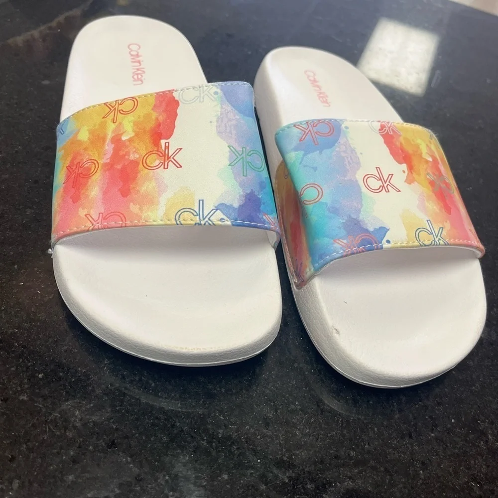 Sz 8 Calvin Klein muti colors
